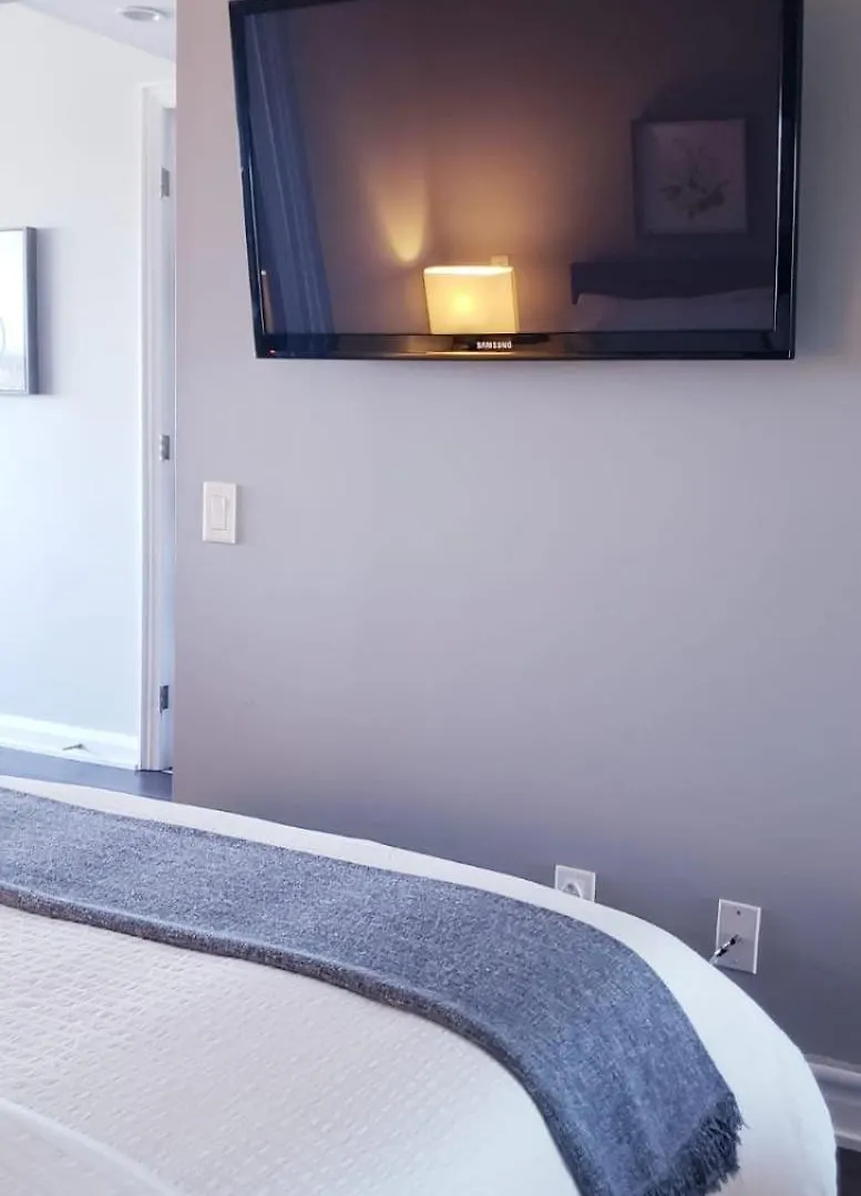 Elegant 2 Bedroom And Bath Downtown Retreat 0*, Toronto